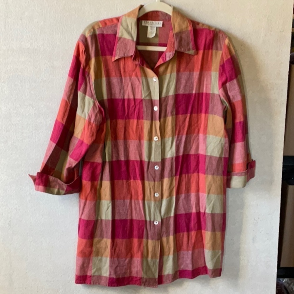 Versailles top. Button down. 3/4 sleeve. Large plaid. Linen blend. size L